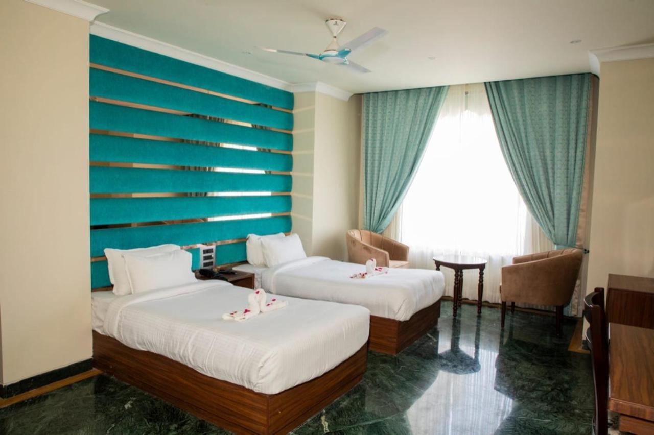 Indralok Palace Hotel & Resort Morena Quarto foto